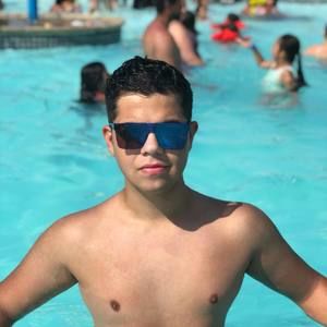 Meet your Posher, Vitor